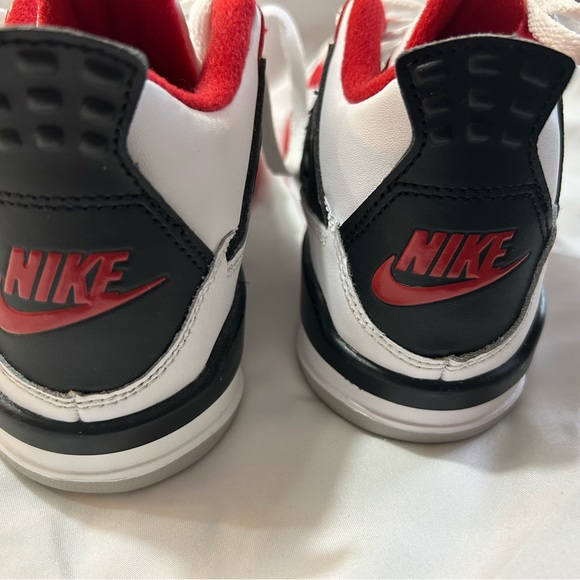 Youth, Air Jordan 4 Retro “Fire Red” 2020 - Picture 6 of 7